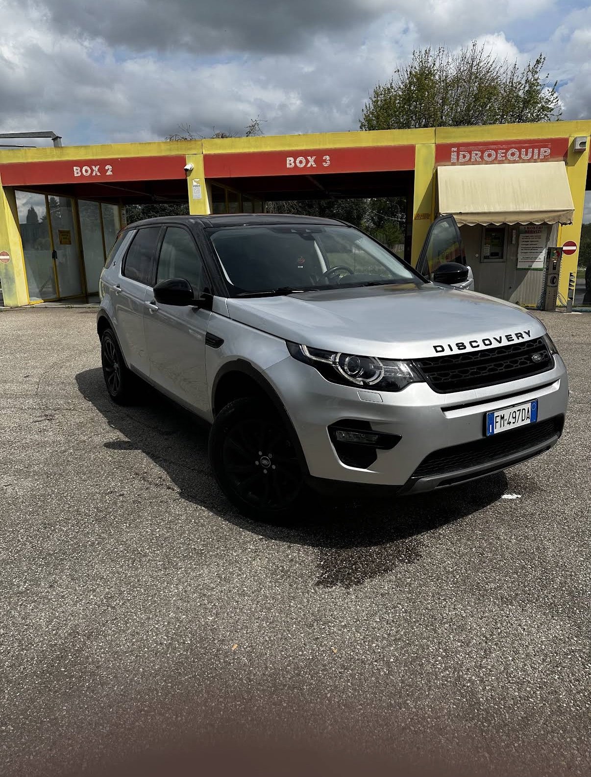 Land Rover Discovery Sport in esposizione